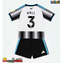 Camisa de Futebol Newcastle United Lewis Hall #3 Equipamento Principal Infantil 2026-27 Manga Curta (+ Calças curtas)